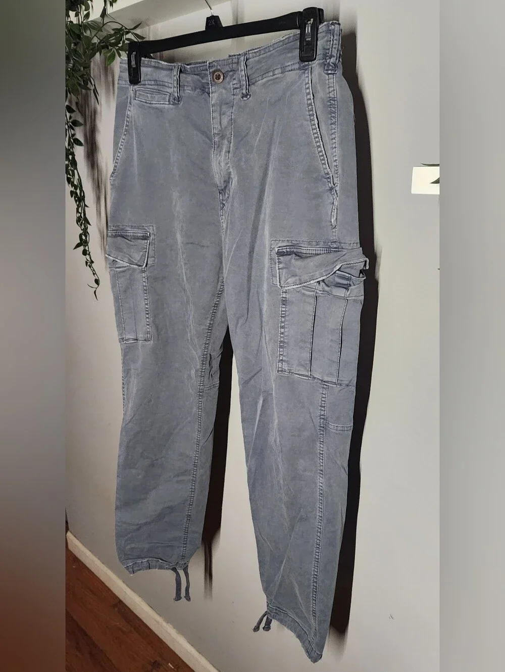 American Eagle Outfitters stylish cargo